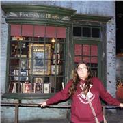 Soy profesora de infantil, me gusta los niños, doy clases de repaso a niñ@s de primaria, ESO y Bachiller Humanístico, y me encanta la Geografía